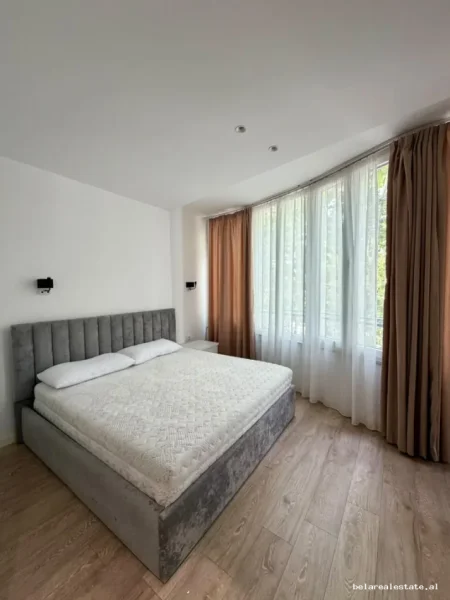 Tirane, jepet me qera apartament 2+1+Ballkon Kati 3, 70 m² 700 € (Don Bosko)
