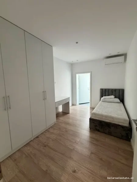 Tirane, jepet me qera apartament 2+1+Ballkon Kati 3, 70 m² 700 € (Don Bosko)