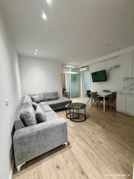 Tirane, jepet me qera apartament 2+1+Ballkon Kati 3, 70 m² 700 € (Don Bosko)