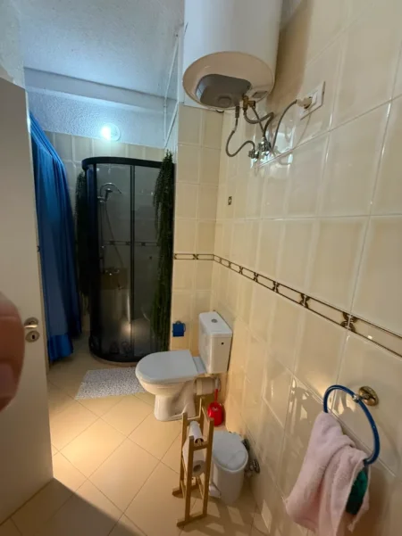 Tirane, jepet me qera apartament 1+1 Kati 7, 105 m² 700 € 