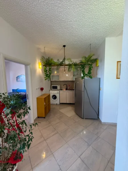 Tirane, jepet me qera apartament 1+1 Kati 7, 105 m² 700 € 