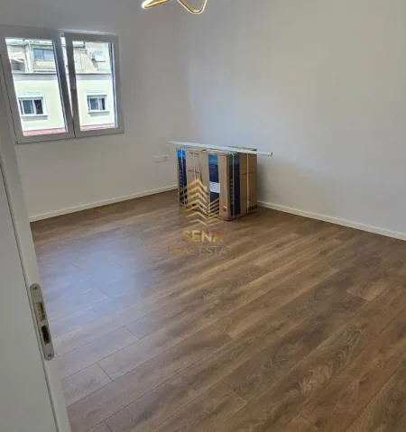 Tirane, shitet apartament 1+1 Kati 3, 59 m² 140.000 € (Rruga e Kavajes)