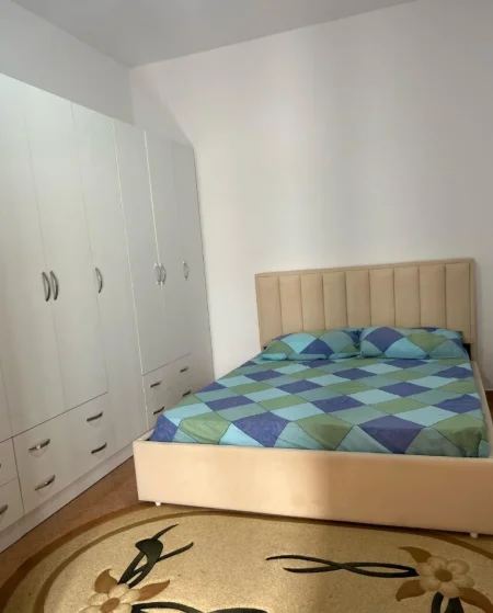 Tirane, jepet me qera apartament 2+1+post parkimi Kati 2, 100 m² 450 € (Bulevardi i Ri ne Fund)