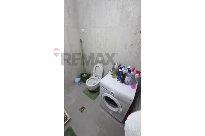 Vlore - Lungomare, shitet apartament 1+1+Ballkon Kati 2, 70 m² 150.000 € (Rruga Dhimitër Konomi, Vlore)
