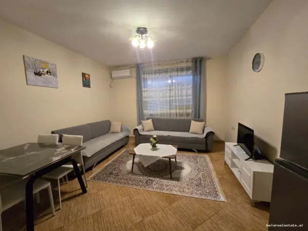 Tirane, jepet me qera apartament 2+1+Ballkon Kati 5, 105 m² 800 € (Rruga e Kosovareve)
