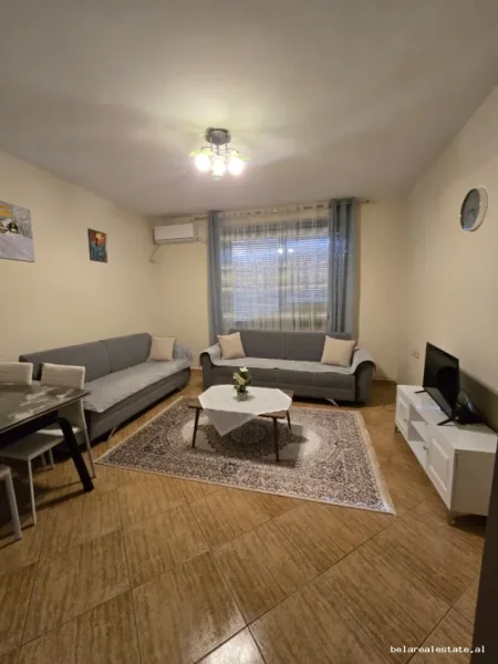 Tirane, jepet me qera apartament 2+1+Ballkon Kati 5, 105 m² 800 € (Rruga e Kosovareve)
