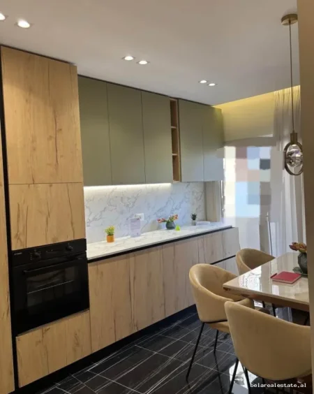 Tirane, jepet me qera apartament 2+1+Ballkon Kati 2, 80 m² 1.070 € (Stadiumi Dinamo)