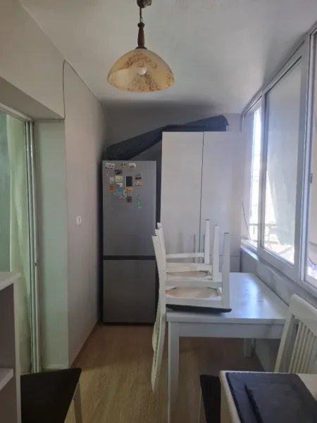 Tirane, jepet me qera apartament 1+1 Kati 4, 551 € (Rruga Preng Bib Doda)