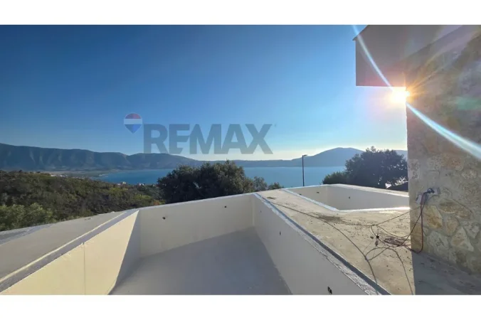 Radhime - Orikum, shitet apartament 2+1 Kati 1, 117 m² 199.400 € (Radhime, Vlore)