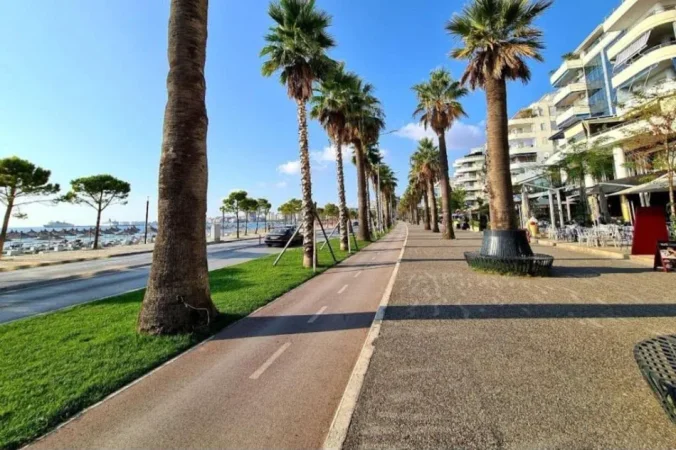 Vlore - Lungomare, shitet apartament 2+1 , 100 m² 249.000 € (lungo mare)