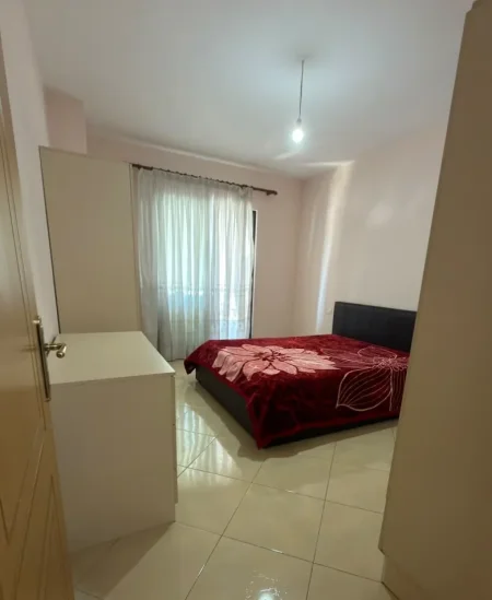 Tirane, jepet me qera apartament 1+1 , 70 m² 400 € 