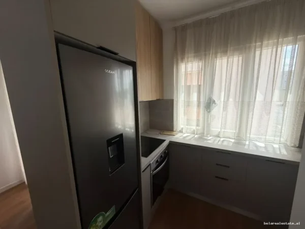 Tirane, jepet me qera apartament 2+1+Ballkon Kati 4, 95 m² 730 € (Rruga e Dibres)