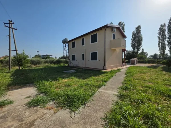 SHITET VILË 2-KATËSHE NË SHËNKOLL, LEZHË