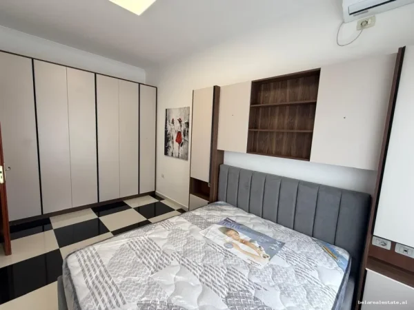 Tirane, jepet me qera apartament 1+1+Ballkon Kati 2, 70 m² 640 € (Porcelan)
