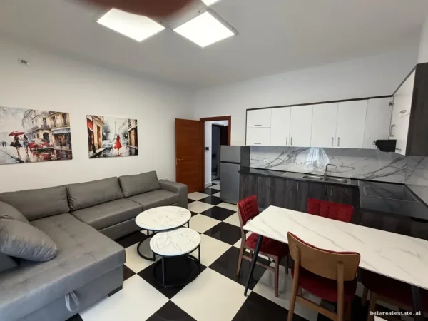 Tirane, jepet me qera apartament 1+1+Ballkon Kati 2, 70 m² 640 € (Porcelan)