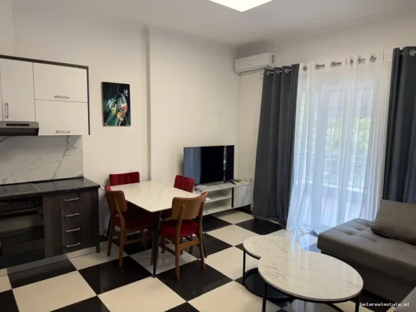 Tirane, jepet me qera apartament 1+1+Ballkon Kati 2, 70 m² 640 € (Porcelan)