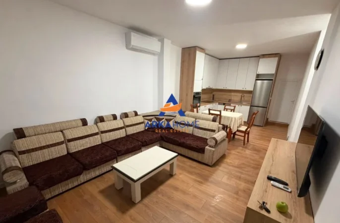 Tirane, jepet me qera apartament 2+1+Ballkon Kati 1, 90 m² 429 € 