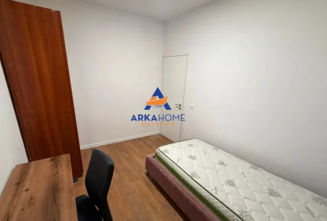 Tirane, jepet me qera apartament 2+1+Ballkon Kati 1, 90 m² 429 € 