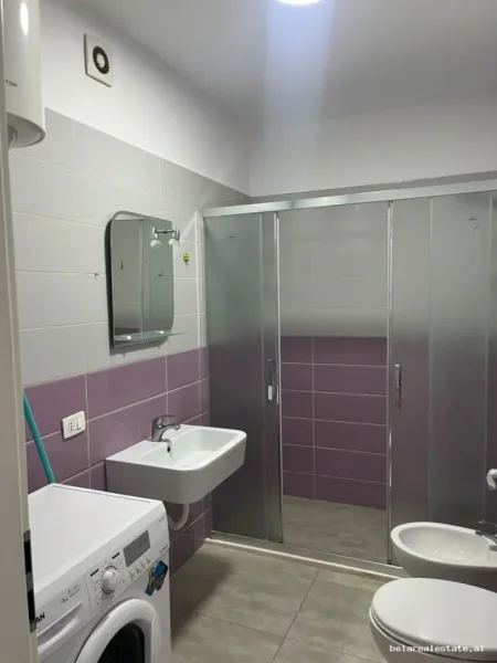 Tirane, jepet me qera apartament 2+1+Ballkon Kati 4, 106 m² 590 € (Bulevardi i Ri)