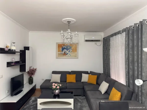 Tirane, jepet me qera apartament 2+1+Ballkon Kati 2, 100 m² 534 € (Ali demi)