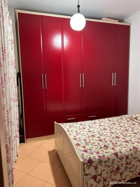 Tirane, jepet me qera apartament 2+1+Ballkon Kati 2, 100 m² 534 € (Ali demi)