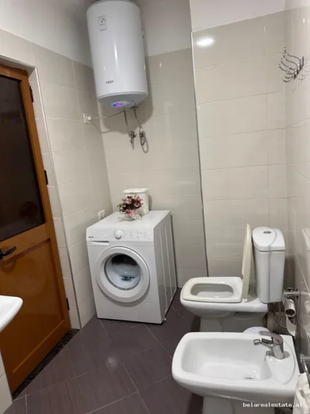 Tirane, jepet me qera apartament 2+1+Ballkon Kati 2, 100 m² 534 € (Ali demi)