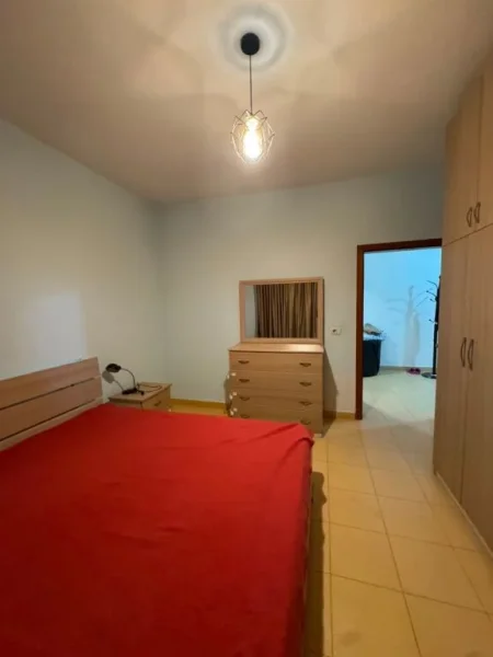 Tirane, jepet me qera 2+1 prane KRISTALI 45.000 leke