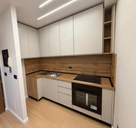 Tirane, jepet me qera apartament 2+1 , 80 m² 800 € 