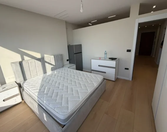 Tirane, jepet me qera apartament 2+1 , 80 m² 800 € 