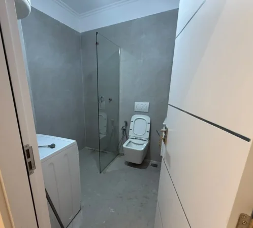 Tirane, jepet me qera apartament 2+1 , 80 m² 800 € 