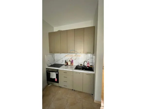 Tirane, jepet me qera apartament 1+1+Ballkon Kati 4, 57 m² 520 € (Rruga Panorama)