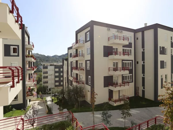 Tirane, shitet apartament 3+1+Ballkon Kati 4, 143 m² (Liqeni I thate)