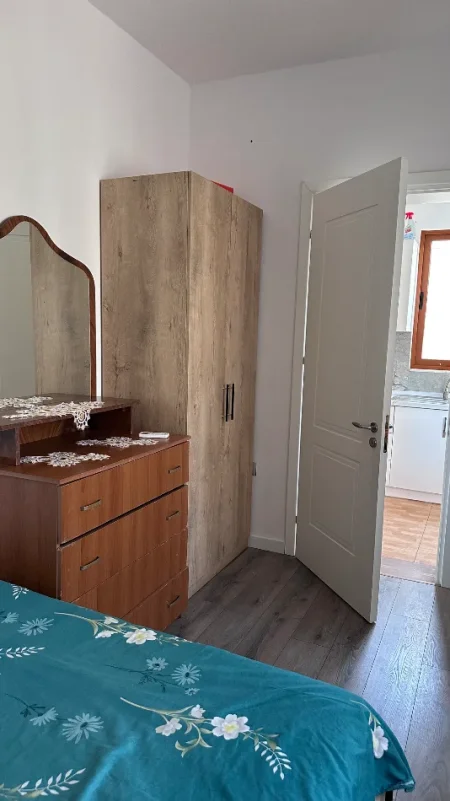Tirane, jepet me qera Vile 1+1 Kati 2, 40 m² 450 € (rruga at zef pellumbi)