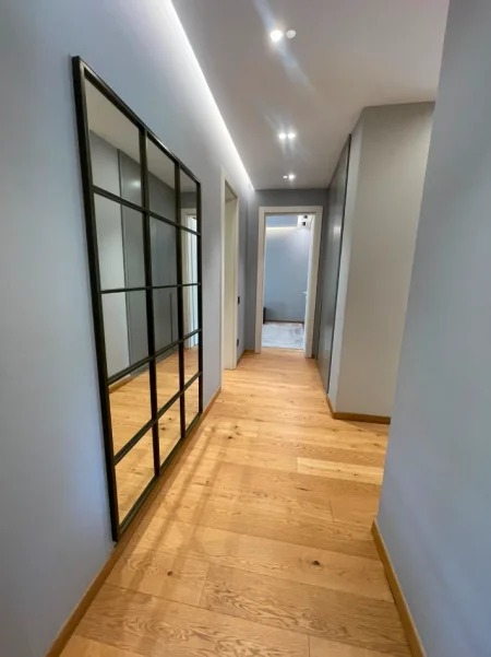 Tirane, shitet apartament 2+1+Ballkon Kati 2, 220 m² 500.000 € (Teg)
