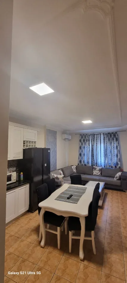 Tirane, jepet me qera apartament 2+1+Ballkon Kati 8, 95 m² 500 € (Astir)