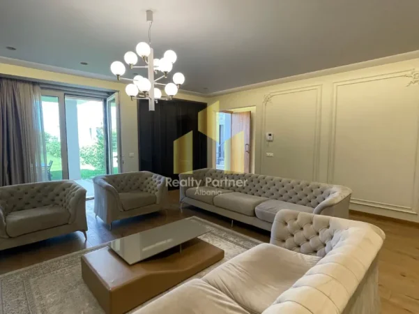 Tirane, shitet apartament 2+1+Aneks+Ballkon Kati 0, 220 m² 600.000 € (TEG)