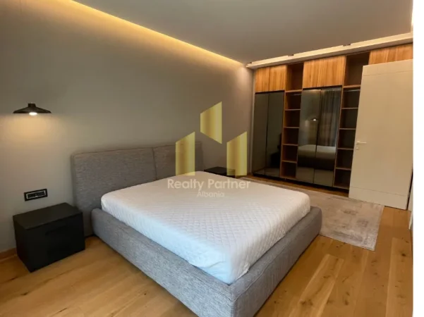 Tirane, shitet apartament 2+1+Aneks+Ballkon Kati 0, 220 m² 600.000 € (TEG)