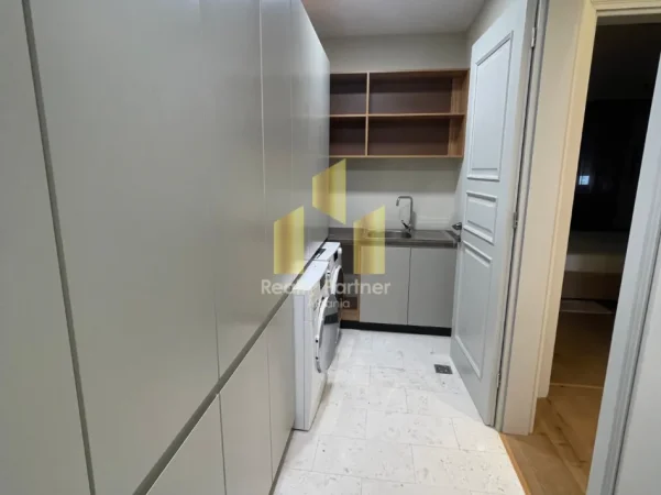 Tirane, shitet apartament 2+1+Aneks+Ballkon Kati 0, 220 m² 600.000 € (TEG)