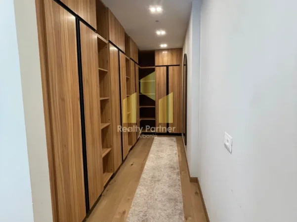 Tirane, shitet apartament 2+1+Aneks+Ballkon Kati 0, 220 m² 600.000 € (TEG)
