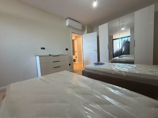 Tirane, jepet me qera apartament 2+1+Ballkon Kati 10, 95 m² 800 € (Rruga e Kavajes)