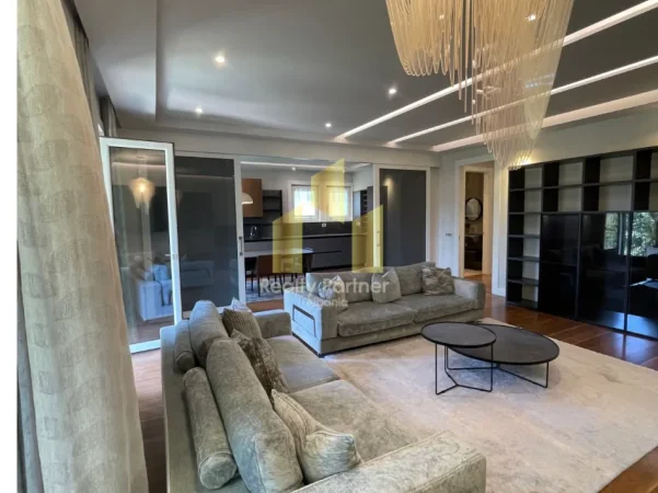 Tirane, shitet apartament 3+1+Aneks+Ballkon Kati 2, 230 m² 700.001 € (Teg)