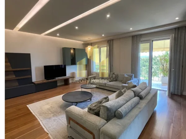 Tirane, shitet apartament 3+1+Aneks+Ballkon Kati 2, 230 m² 700.001 € (Teg)