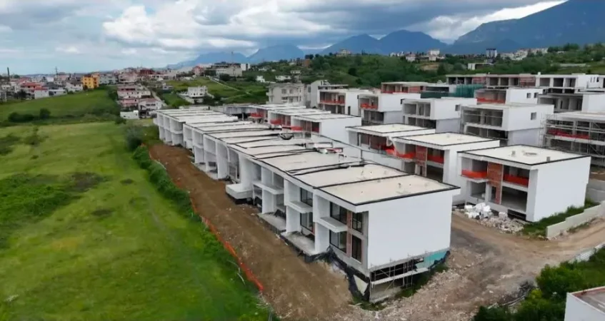 Tirane, shitet Vile Vile 2 Katshe Kati 0, 277 m² 553.225 € (Liqeni I Farkes)