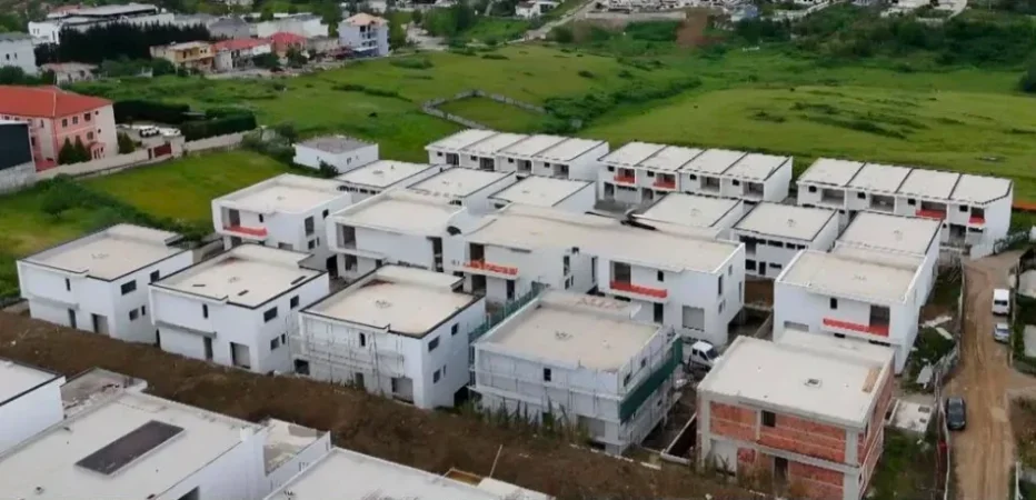 Tirane, shitet Vile Vile 2 Katshe Kati 0, 277 m² 553.225 € (Liqeni I Farkes)
