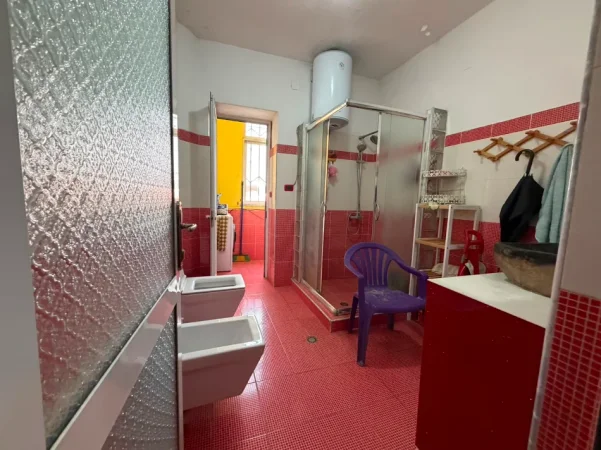 Tirane, shitet apartament 3+1+Aneks+Ballkon , 125 m² (Rruga Komuna e Parisit)