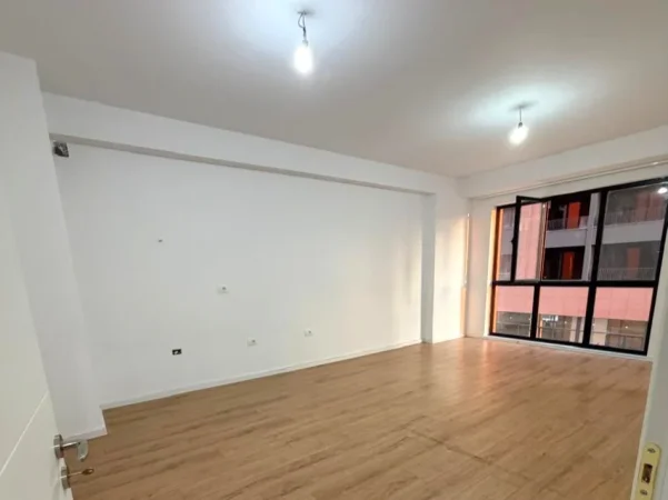 Tirane, jepet me qera apartament 1+1 Kati 1, 77 m² 400 € (Rezidenca Urban Gate)