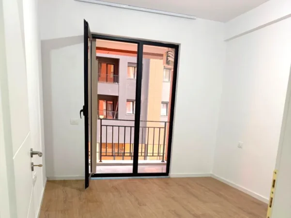 Tirane, jepet me qera apartament 1+1 Kati 1, 77 m² 400 € (Rezidenca Urban Gate)