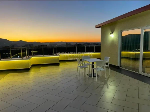 Tirane, jepet me qera apartament 2+1 Kati 9, 230 m² 1.400 € (ish blloku pran shkolles edith durham)