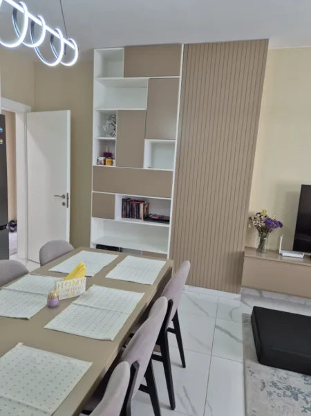 Tirane, jepet me qera apartament 2+1 Kati 5, 85 m² 500 € 