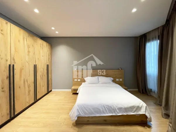 Tirane, shitet apartament 4+1 Kati 4, 216 m² 777.000 € (RRUGA E “BARRIKADAVE”, PRANË SHESHIT "SKËNDERBEJ")